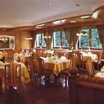 Alpin-hotel Schrofenblick Hotel 4*