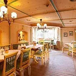 Alpin-hotel Schrofenblick Hotel