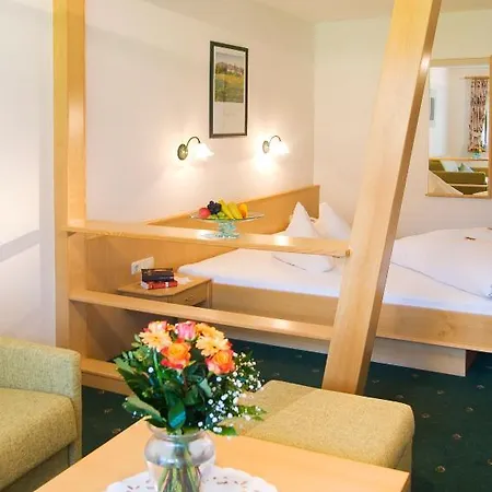 호텔 Alpin-hotel Schrofenblick 4*