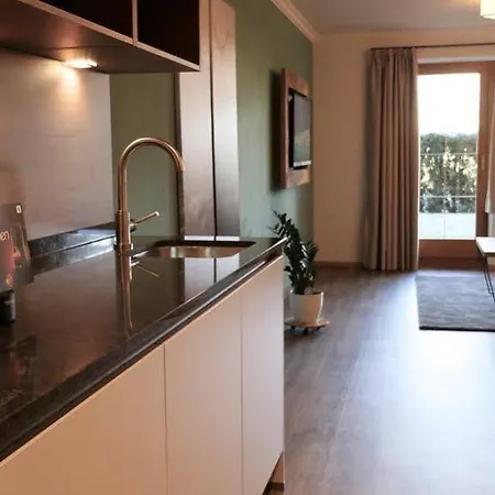 Alpin-hotel Schrofenblick 호텔 4*