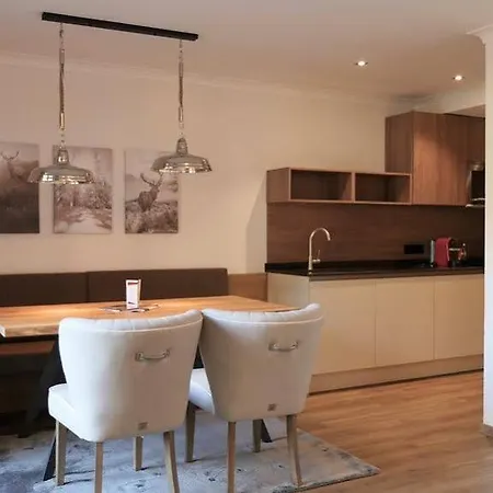 Отель Alpin-hotel Schrofenblick Майрхофен