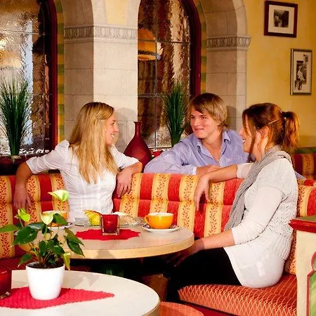 Alpin-hotel Schrofenblick Отель 4*